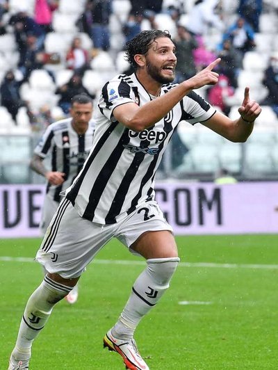 米体：尤文有意签下米兰中场贾沙里，也关注马赛的赫伊别尔