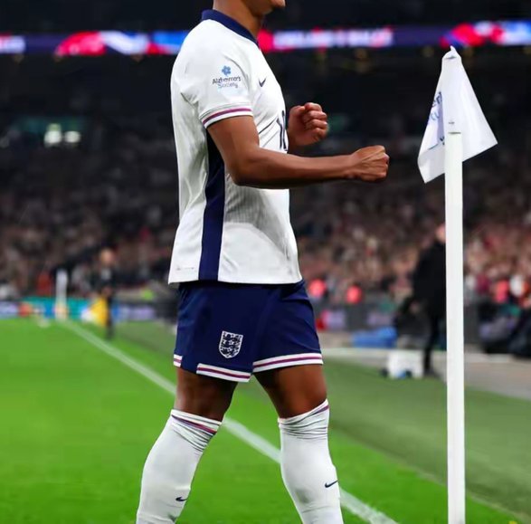 K77：恩里克教会巴黎边锋像后卫般防守；每天都在练盘带射门