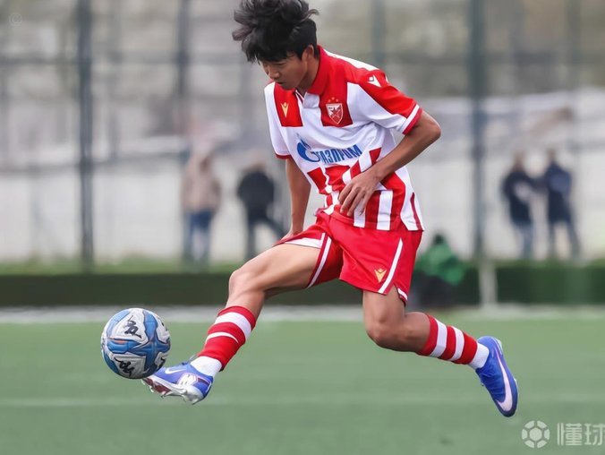 17岁中国门将万项正式加入贝尔格莱德红星U19梯队集训