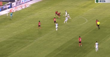海港2-0申花终结两连胜 莱昂纳多破门