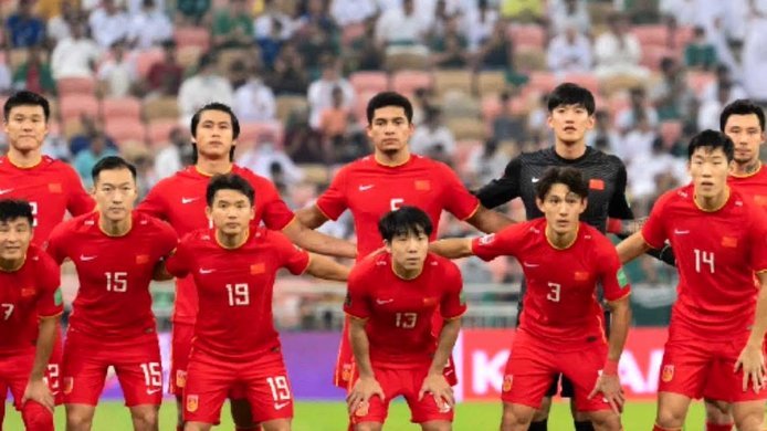 环球体育：安帅将对阵容大调整，效仿巴萨让拉菲尼亚踢伪9号