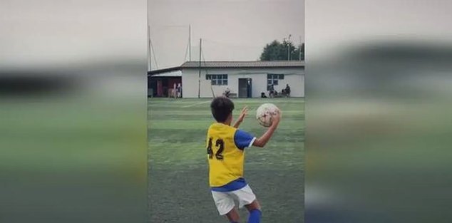 中国足球小将韩国行：领导不让来